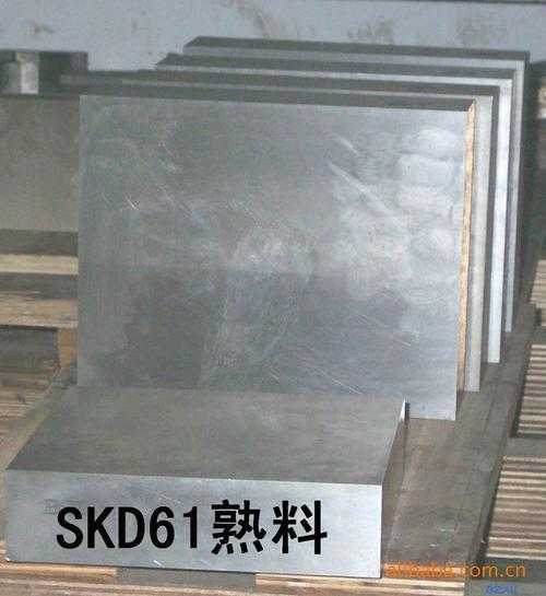 東锜和斯慕，東锜t302